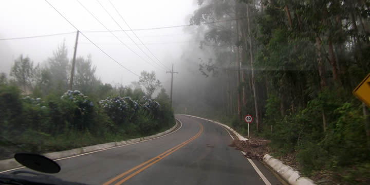 Neblina entre a estrada de Monte Verde e Camanducaia